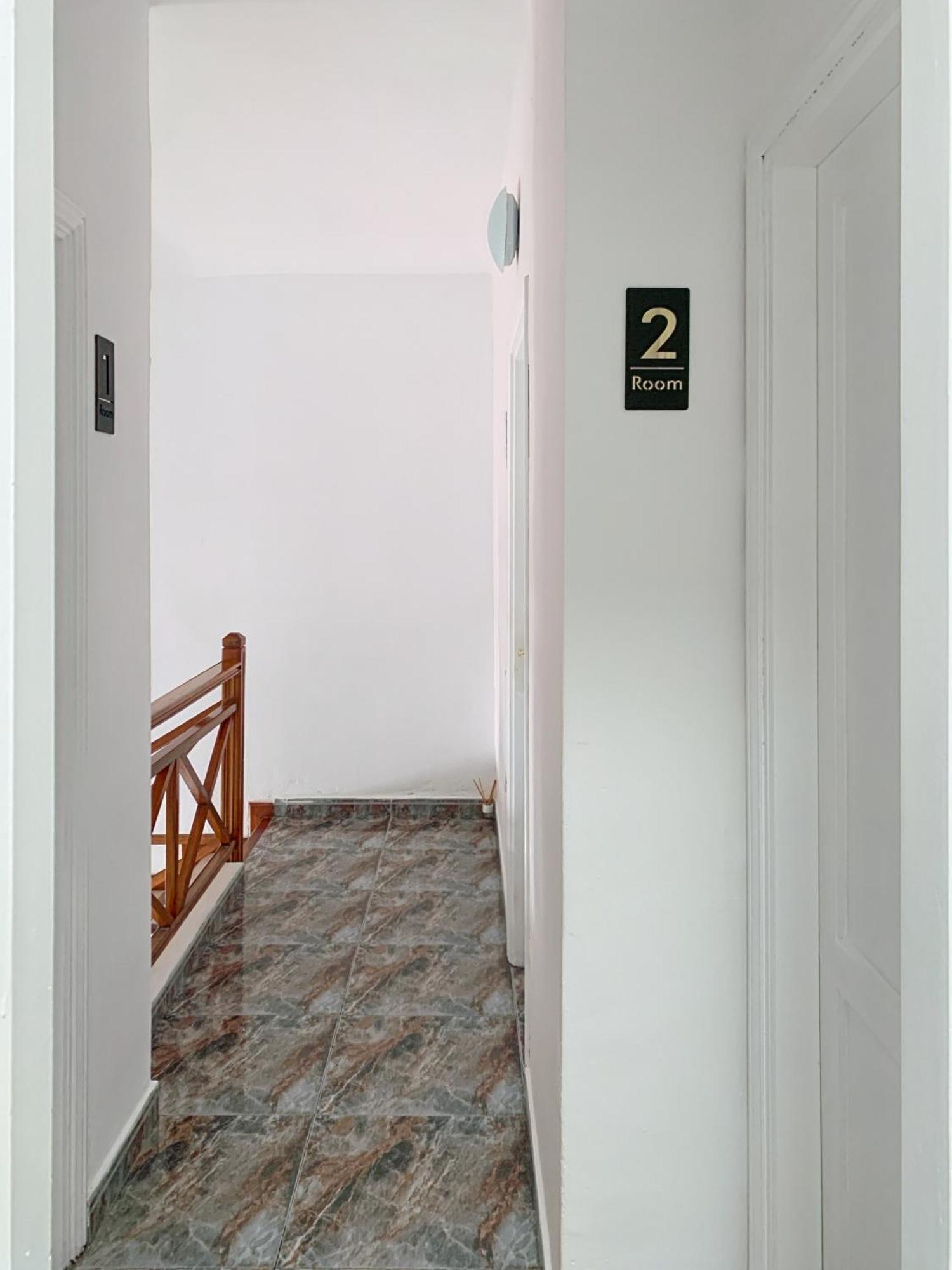 Habitaciones Privadas Cerca De La Playa Y Aeropuerto En Casa Compartida Con Otros Huespedes Playa Honda  Extérieur photo