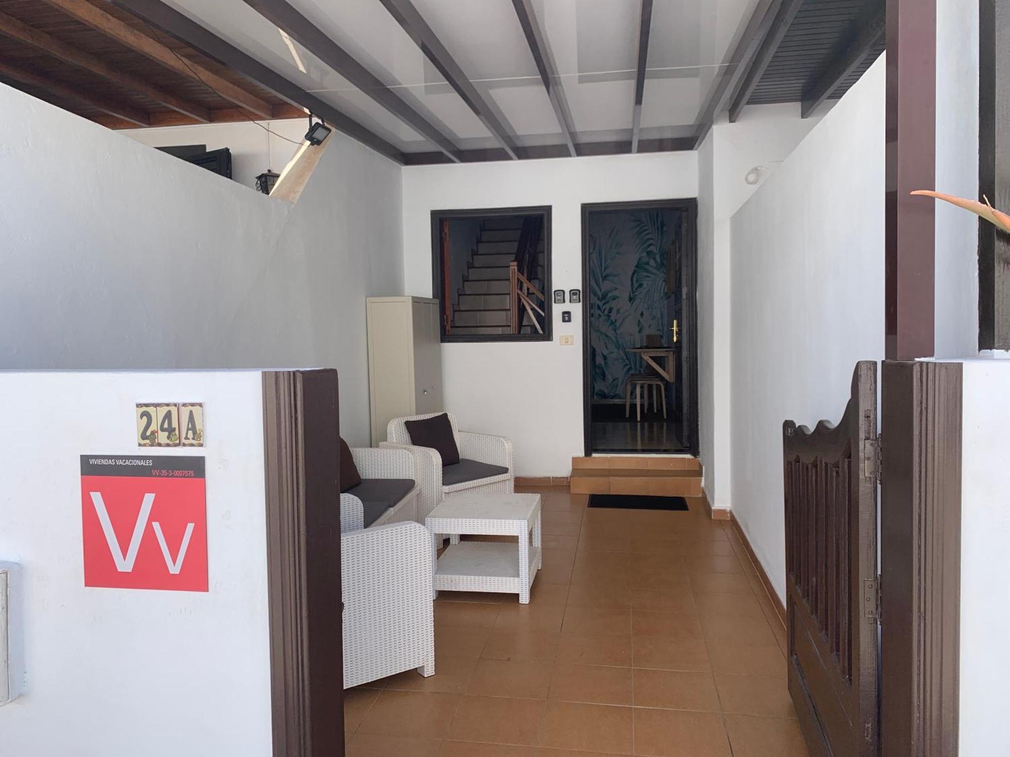 Habitaciones Privadas Cerca De La Playa Y Aeropuerto En Casa Compartida Con Otros Huespedes Playa Honda  Extérieur photo