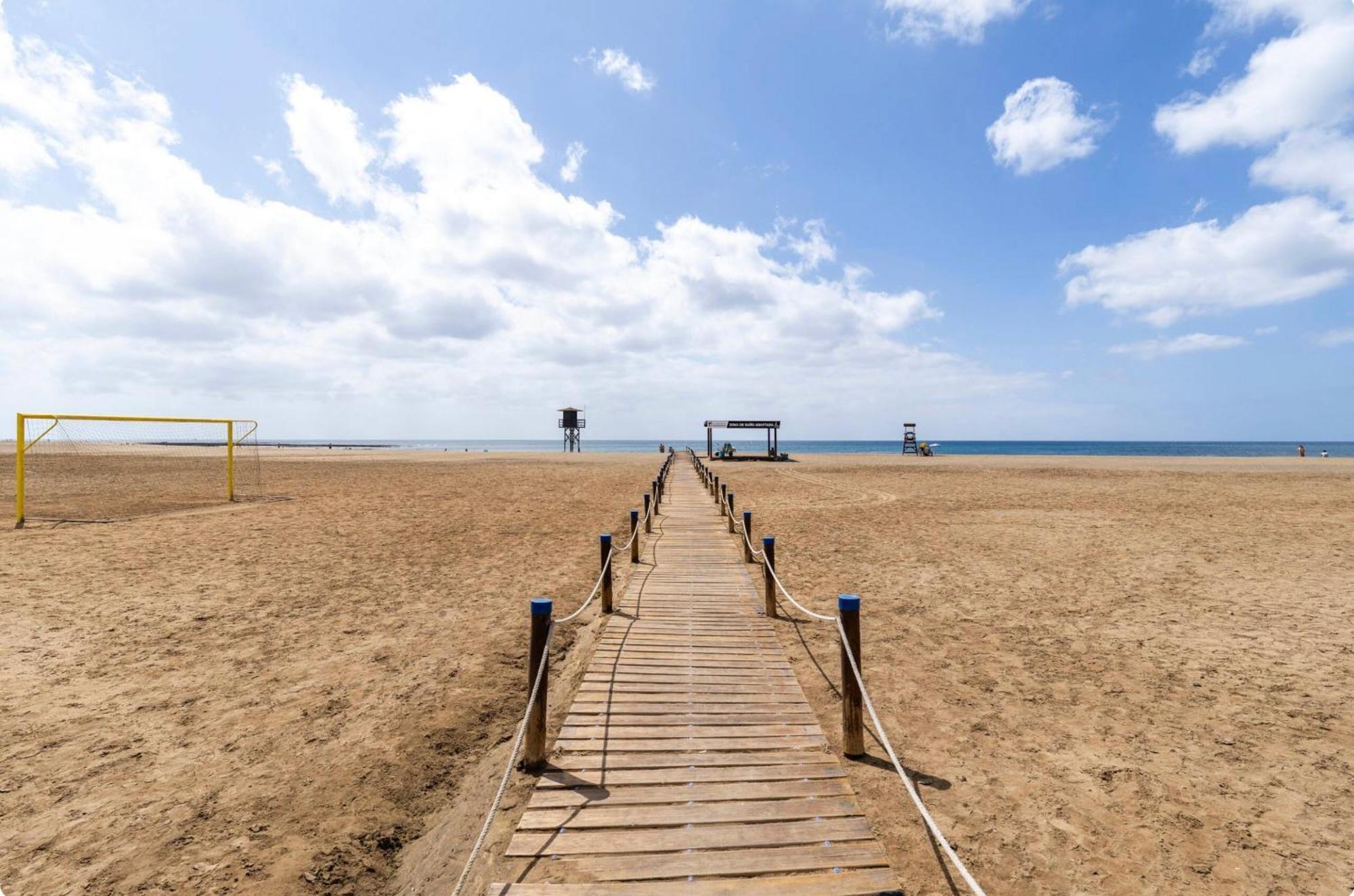 Habitaciones Privadas Cerca De La Playa Y Aeropuerto En Casa Compartida Con Otros Huespedes Playa Honda  Extérieur photo